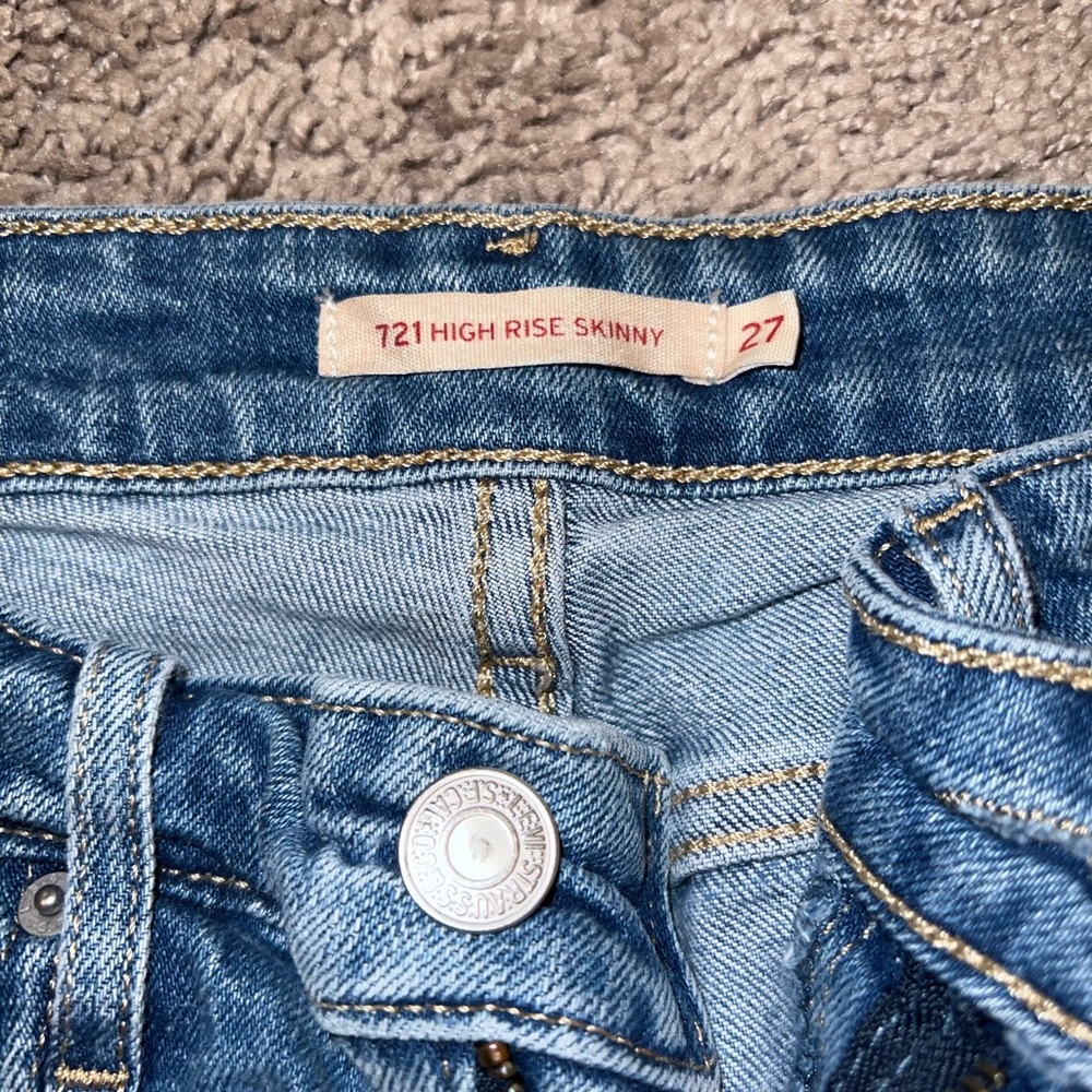 Levi’s high waisted 721 skinny Jean mid wash